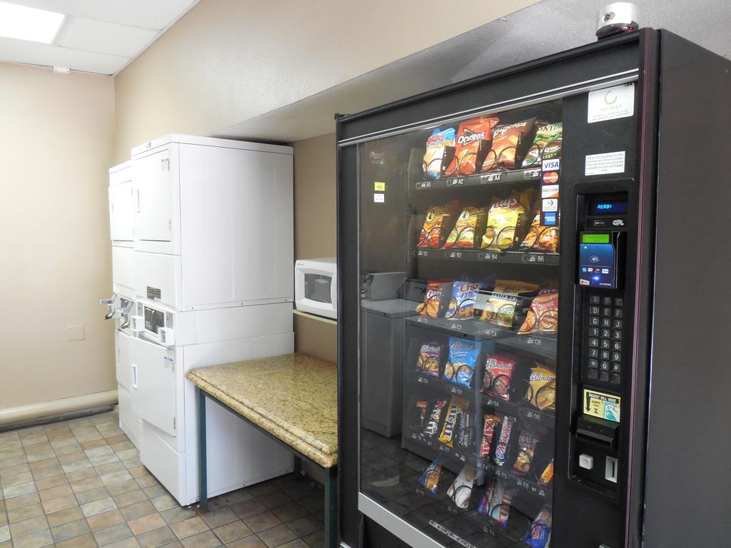 Super 8 By Wyndham San Diego Hotel Circle Ngoại thất bức ảnh