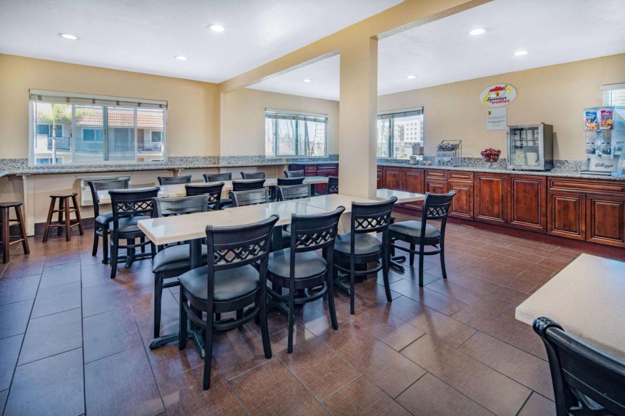 Super 8 By Wyndham San Diego Hotel Circle Ngoại thất bức ảnh