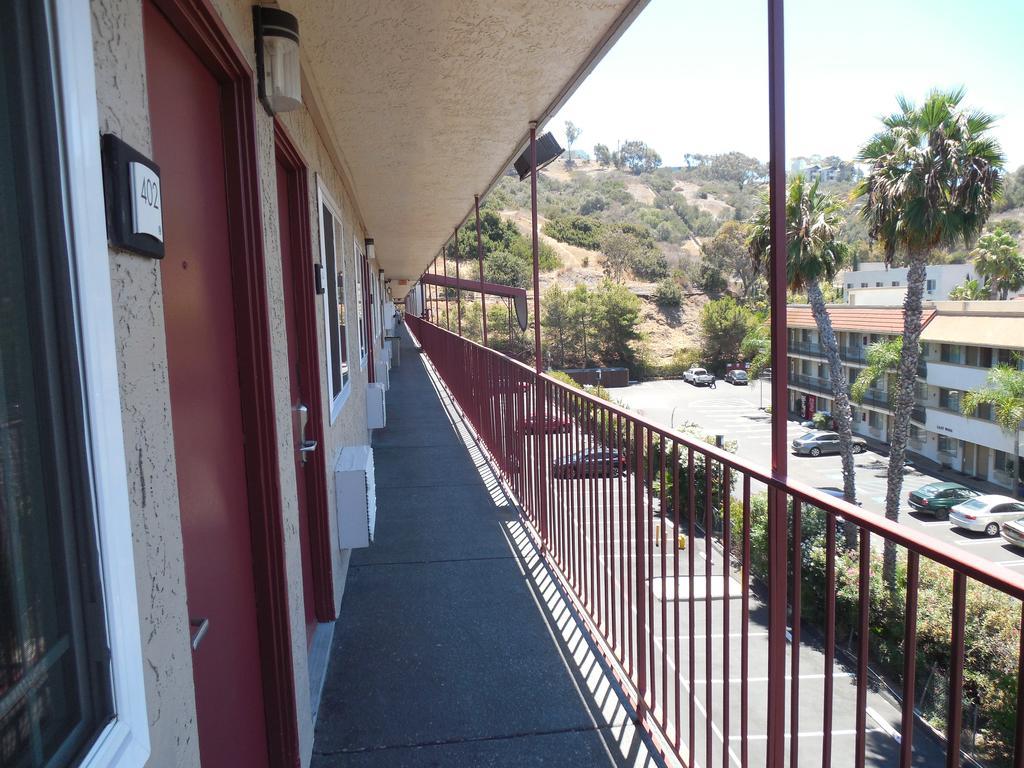 Super 8 By Wyndham San Diego Hotel Circle Ngoại thất bức ảnh